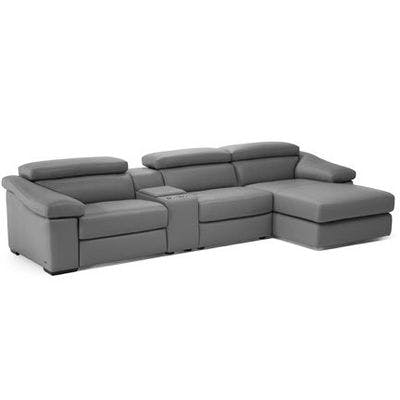 Layout C: Four Piece Sectional   135" x 67"